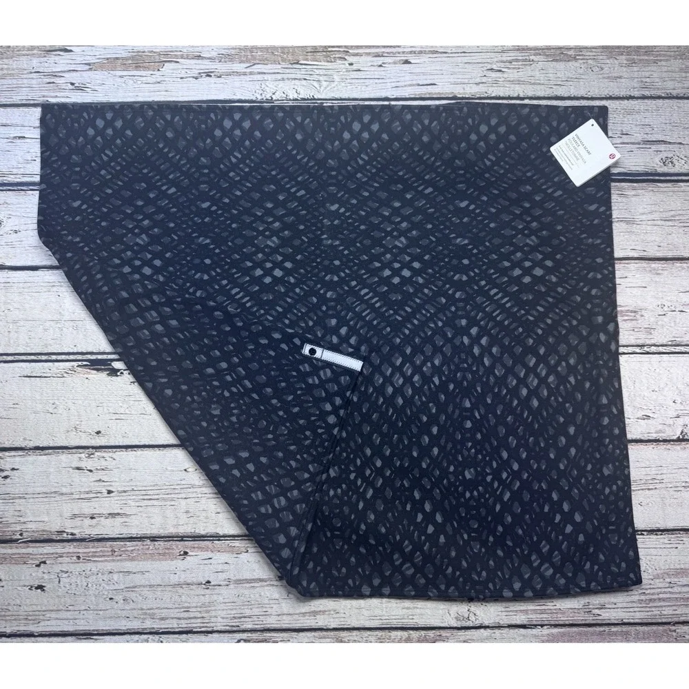 Lululemon Scarf Fleece‎ Vinyasa Customizable Geometric Black Gray Snap O/S NWT